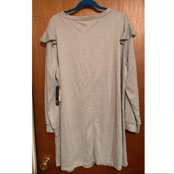 🎅 AS U WISH Silver Ruffle Shoulder Tunic NWT 3X - Picture 2 of 12